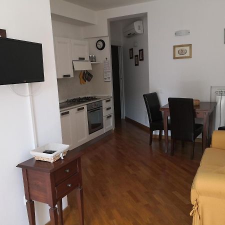 Grazioso Appartamento In Centro A Numana Luaran gambar
